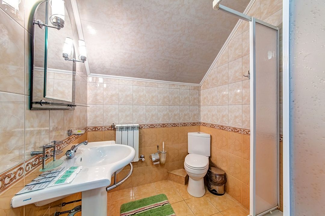 Люкс 4-местный 2-комнатный (Мансарда)