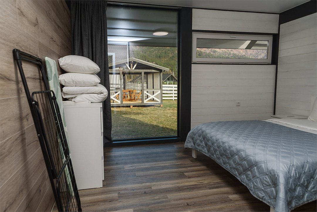 Коттедж 6-местный №77 (12 соток)