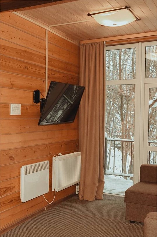 Дом 4-местный 2-комнатный (с панорамными окнами и верандой)