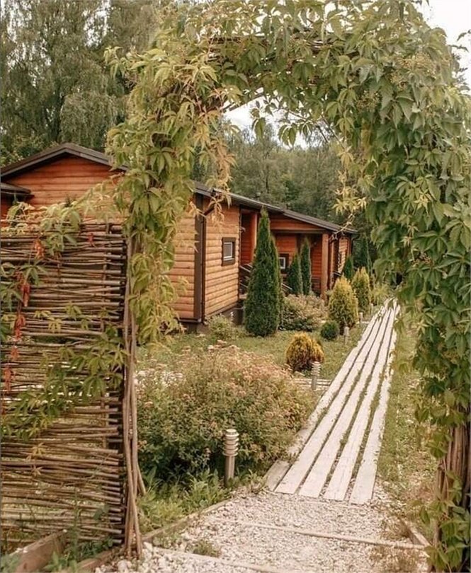 Дом 4-местный 2-комнатный (с панорамными окнами и верандой)