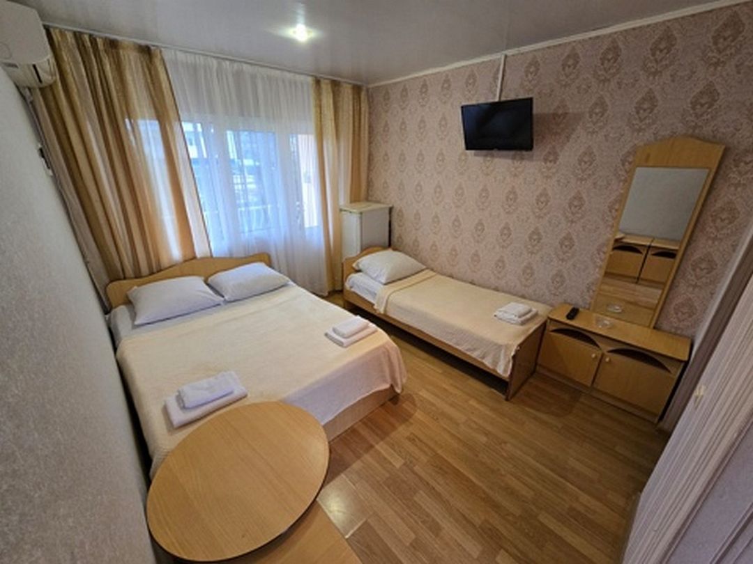 Стандартный 3-местный 1-комнатный (с балконом)