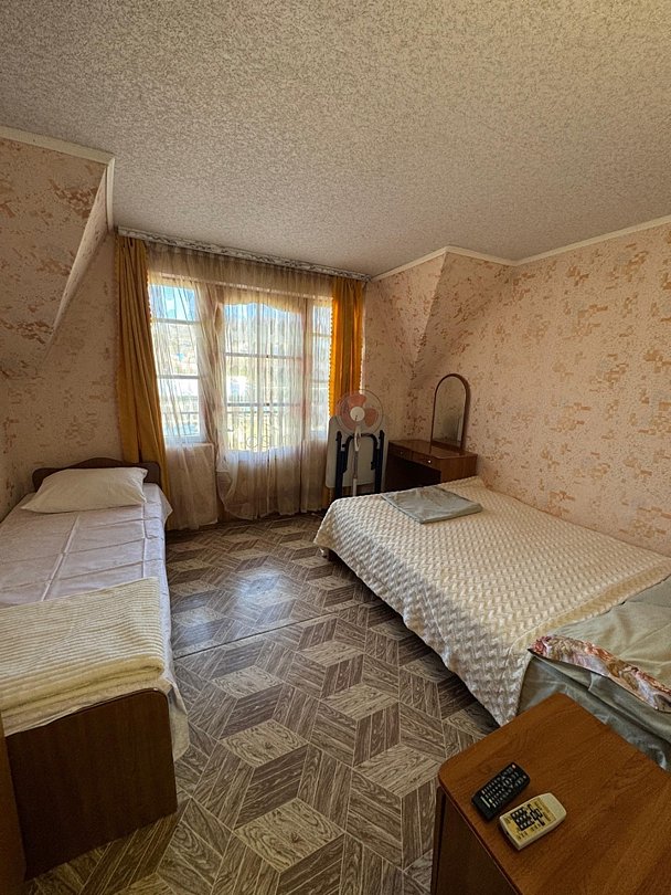 Эконом 3-местный 1-комнатный (с балконом)