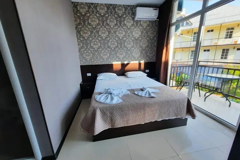 Полулюкс 2-местный (с балконом)