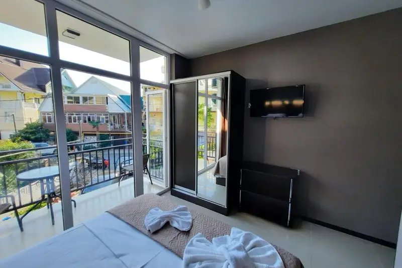 Полулюкс 3-местный (с балконом)