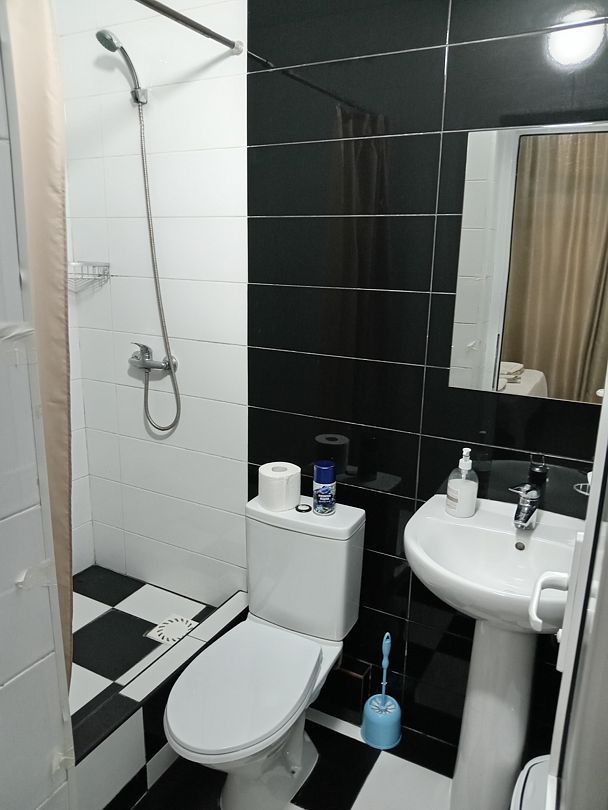 Полулюкс 4-местный (без балкона)