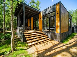 Улучшенный коттедж с двумя спальнями и купелью, База отдыха Opushka House Новожилово, Сосново
