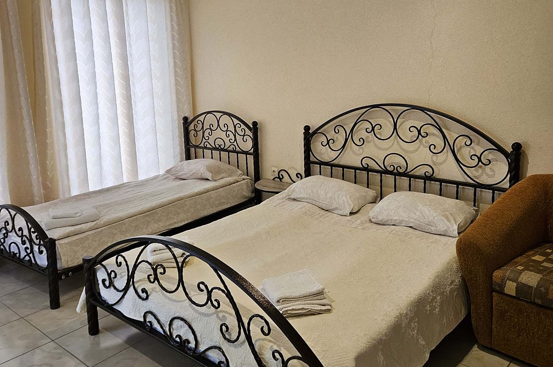 Семейный 3-местный (без балкона)