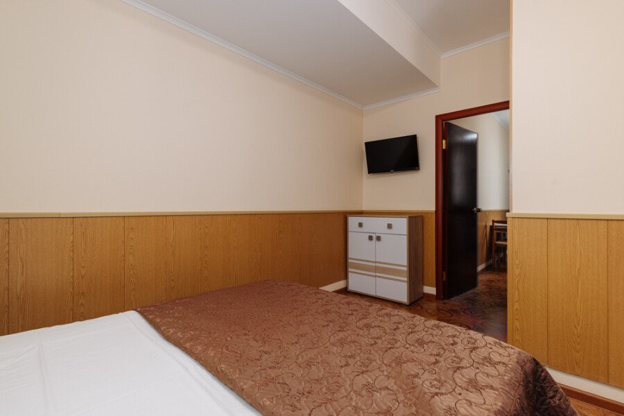 Апартаменты 3-местный (с отдельной спальней, кухней и видом на бассейн)