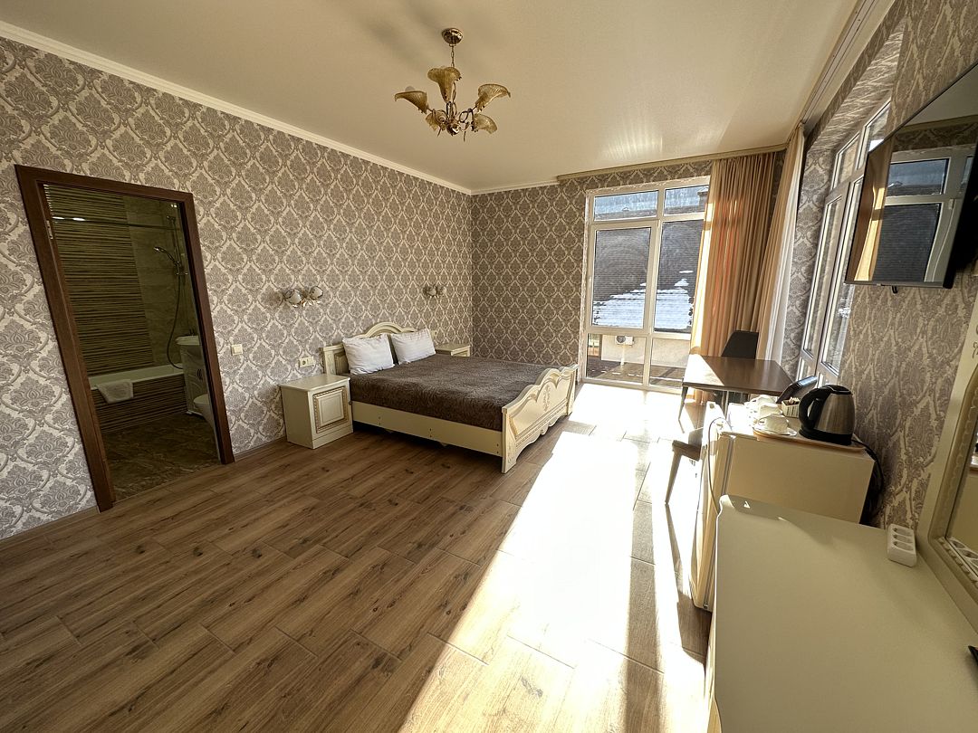 Стандартный 3-местный (с видом на горы)