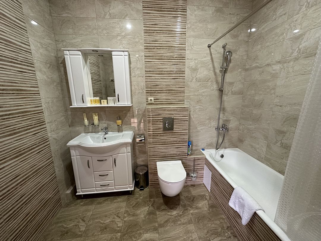 Стандартный 3-местный (с видом на горы)