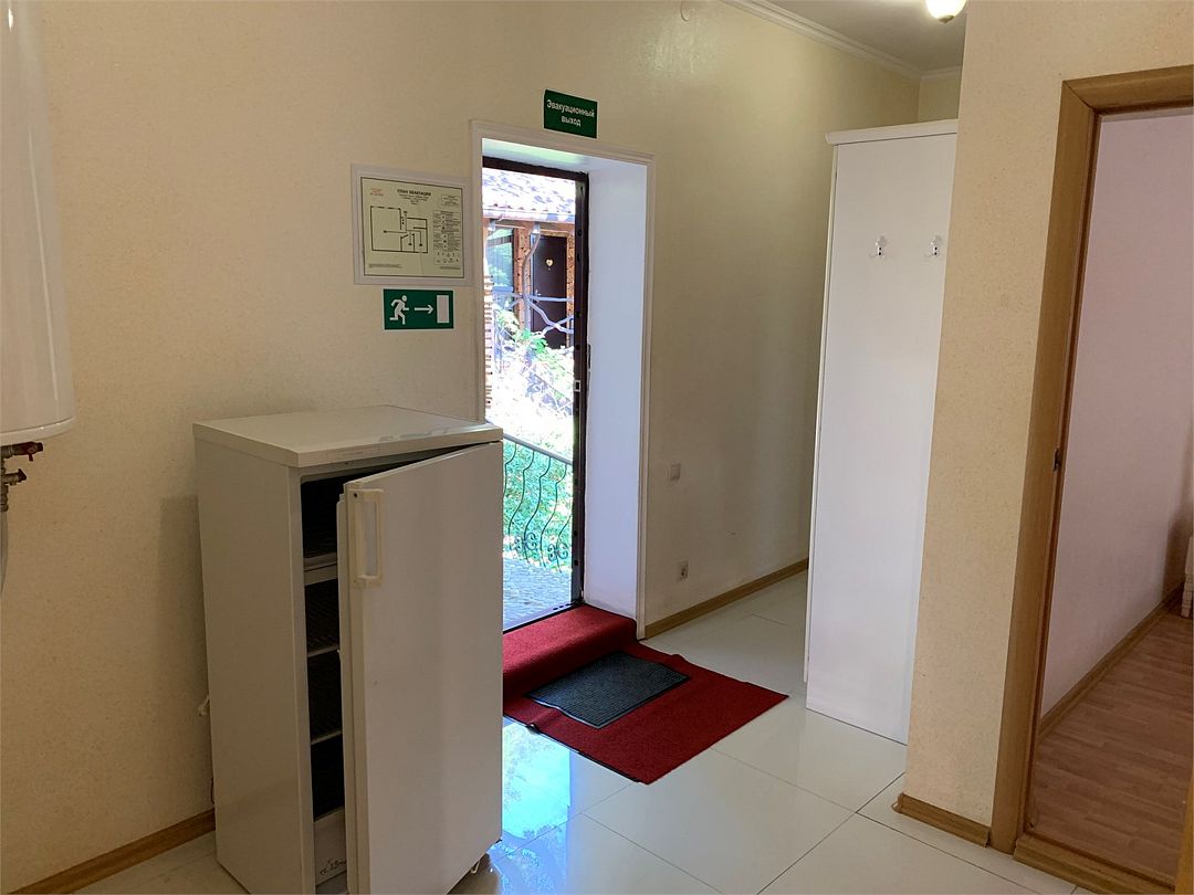 Семейный Гостевой 4-местный 2-комнатный (Розовый сад)