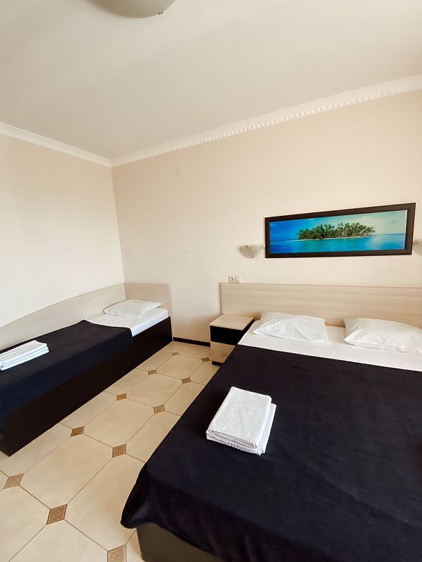 Стандартный 3-местный (с балконом)