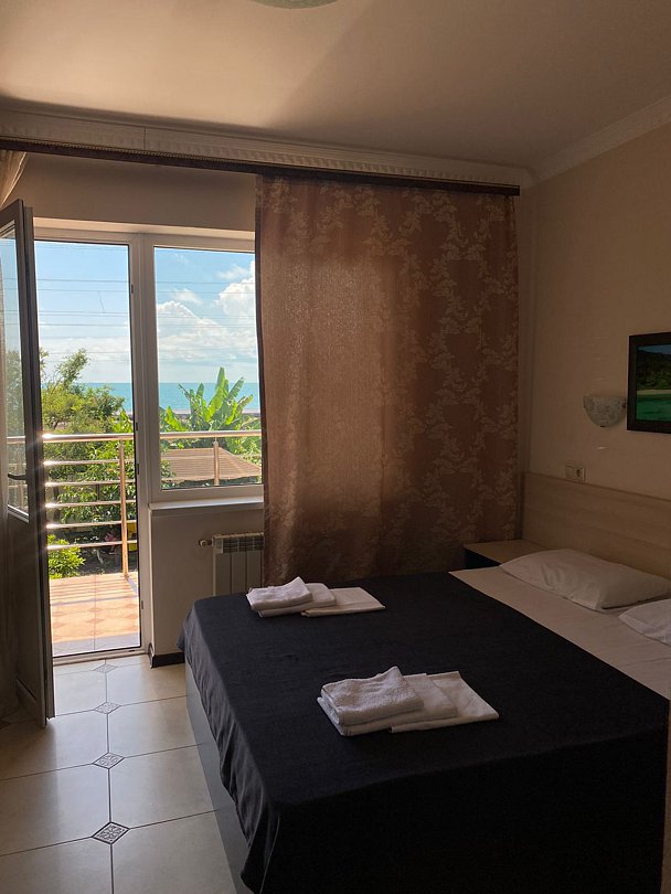 Стандартный 3-местный (с балконом)