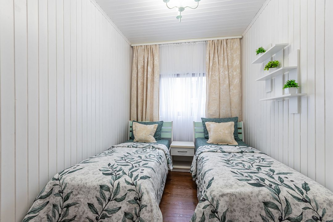 Стандартный 4-местный 2-комнатный (Французский)