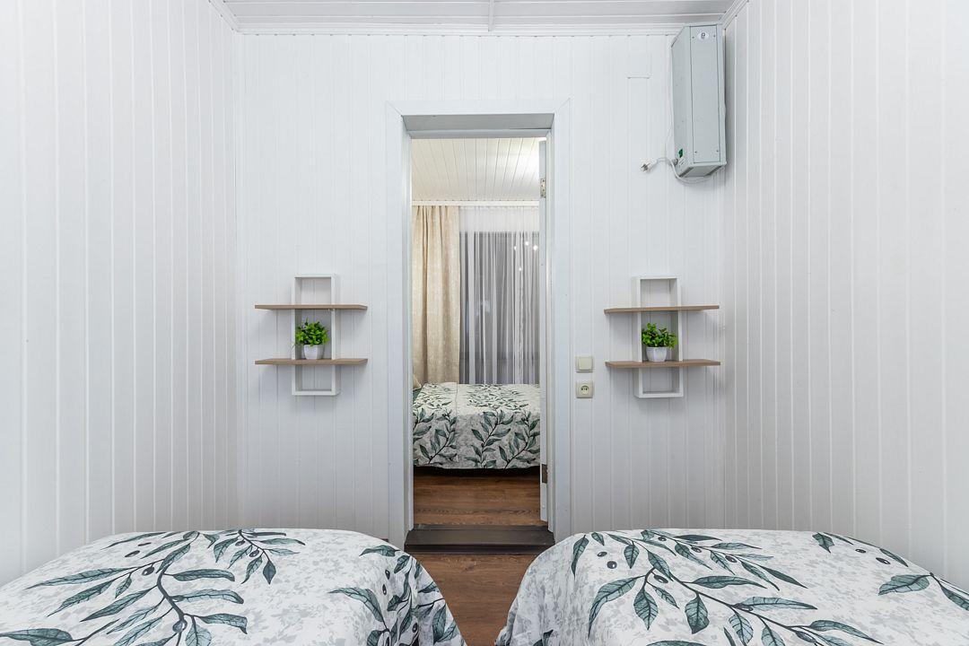 Стандартный 4-местный 2-комнатный (Французский)