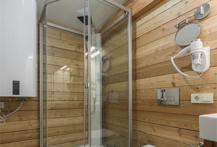 Коттедж 4-местный 3-комнатный (панорамные окна)