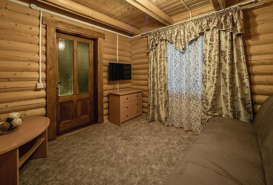 Коттедж-сруб 4-местный 3-комнатный 2-этажный (с террасой)