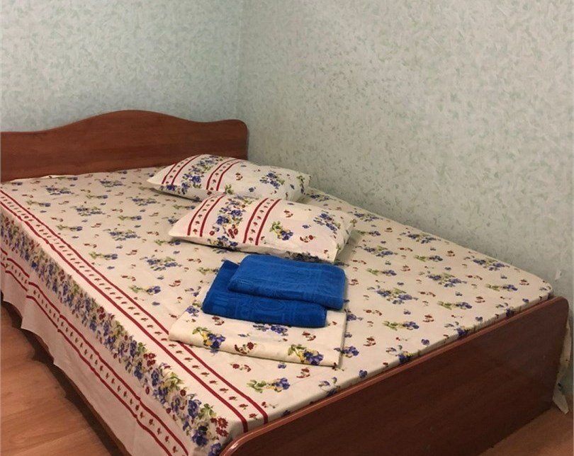 Номер 2-местный (с балконом, с удобствами на этаже)