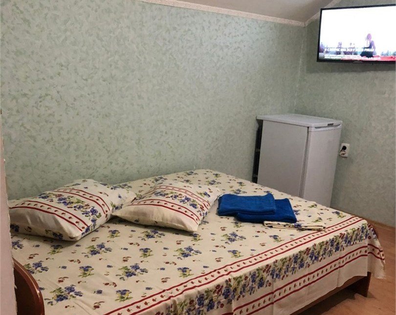 Номер 2-местный (с балконом, с удобствами на этаже)