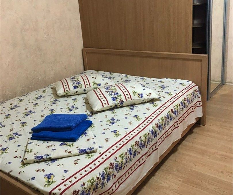 Номер 2-местный (с балконом, с удобствами на этаже)