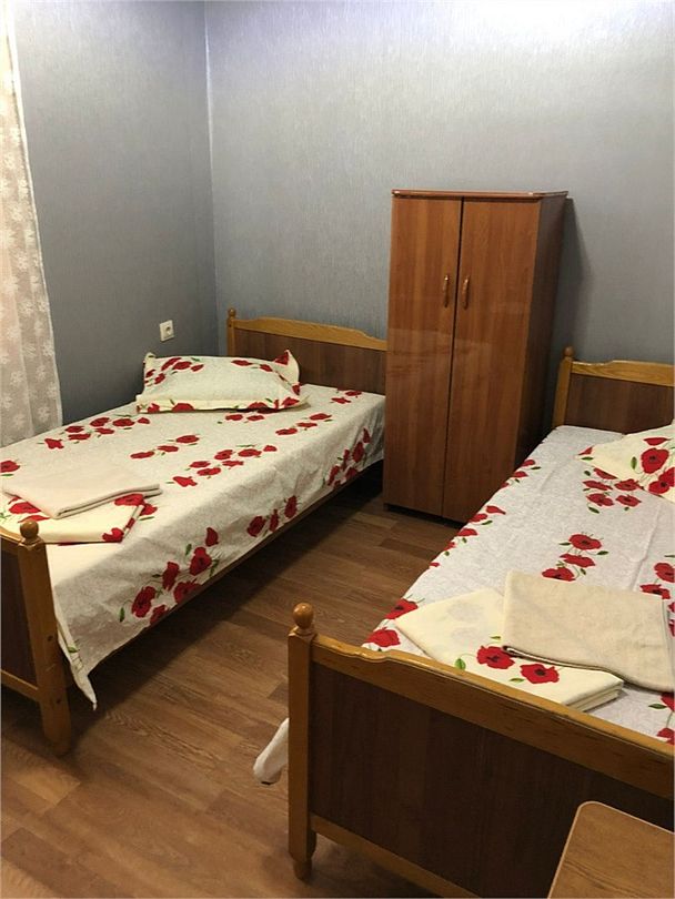 Номер 2-местный (с удобствами на этаже)