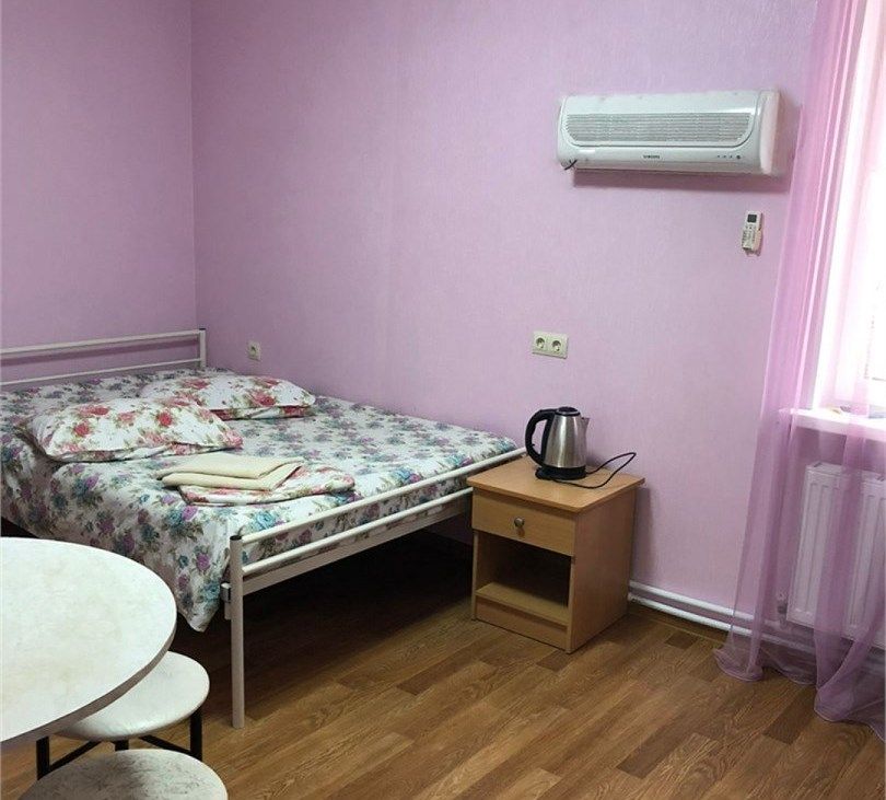 Номер 3-местный (с дополнительным местом, удобствами на этаже)