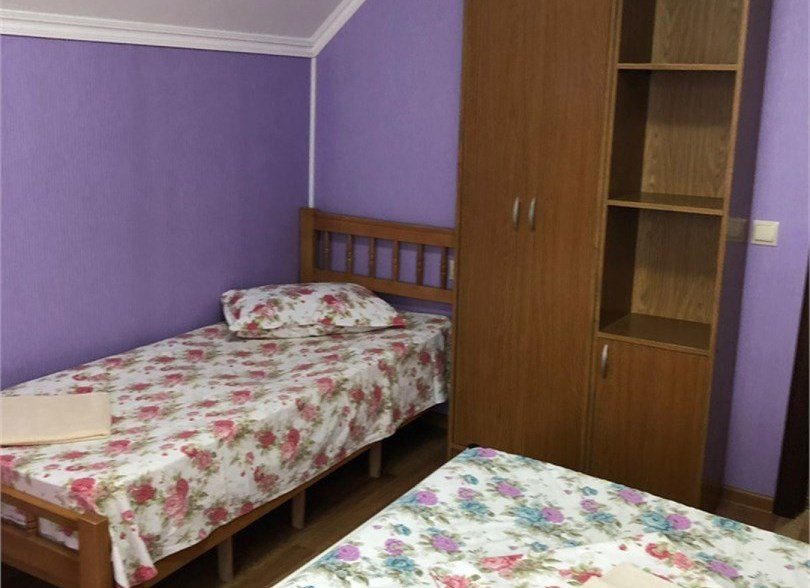 Номер 3-местный (с удобствами на этаже)