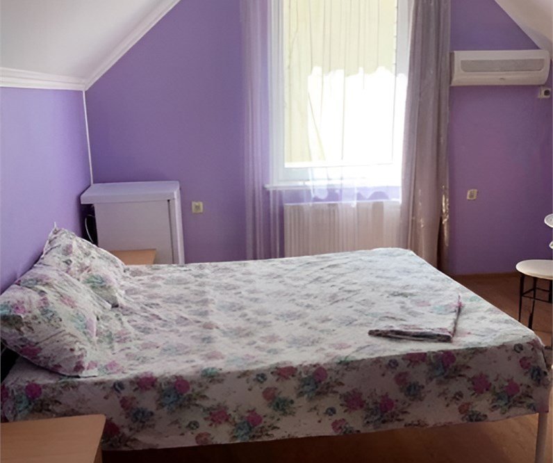 Номер 3-местный (с удобствами на этаже)