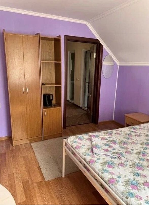 Номер 3-местный (с удобствами на этаже)