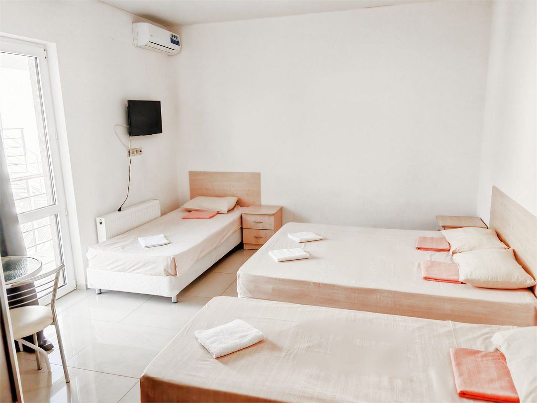 Номер 4-местный (с балконом)