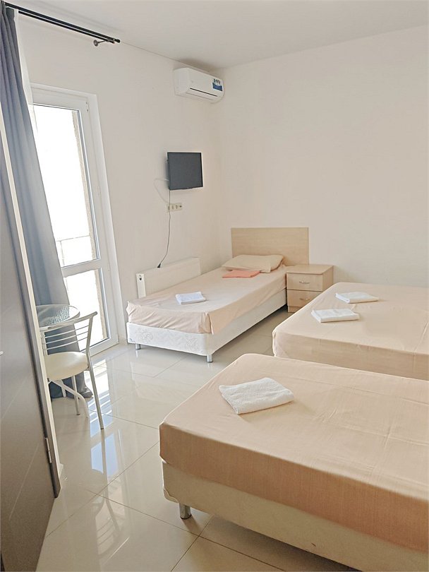 Номер 4-местный (с балконом)