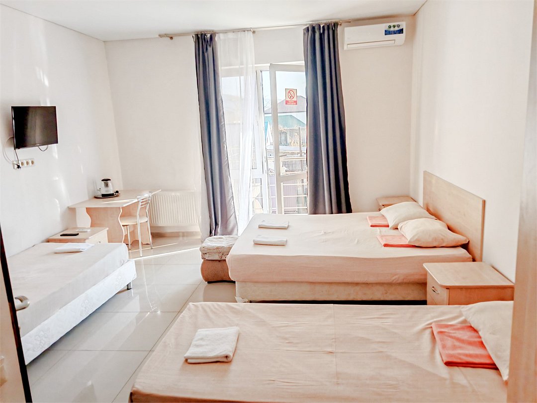 Номер 4-местный (с балконом)