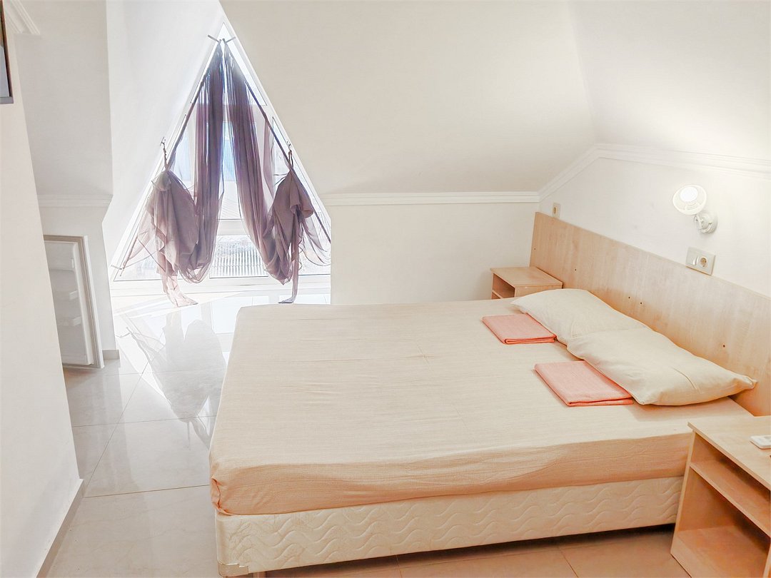 Стандартный 2-местный (мансарда)