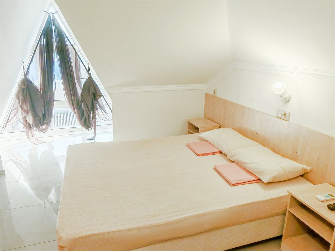 Стандартный 2-местный (мансарда)