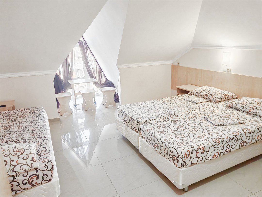 Стандартный 3-местный (мансарда)