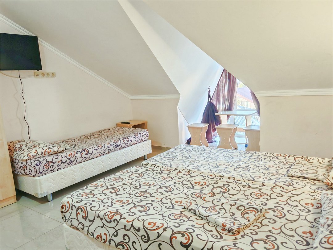 Стандартный 3-местный (мансарда)