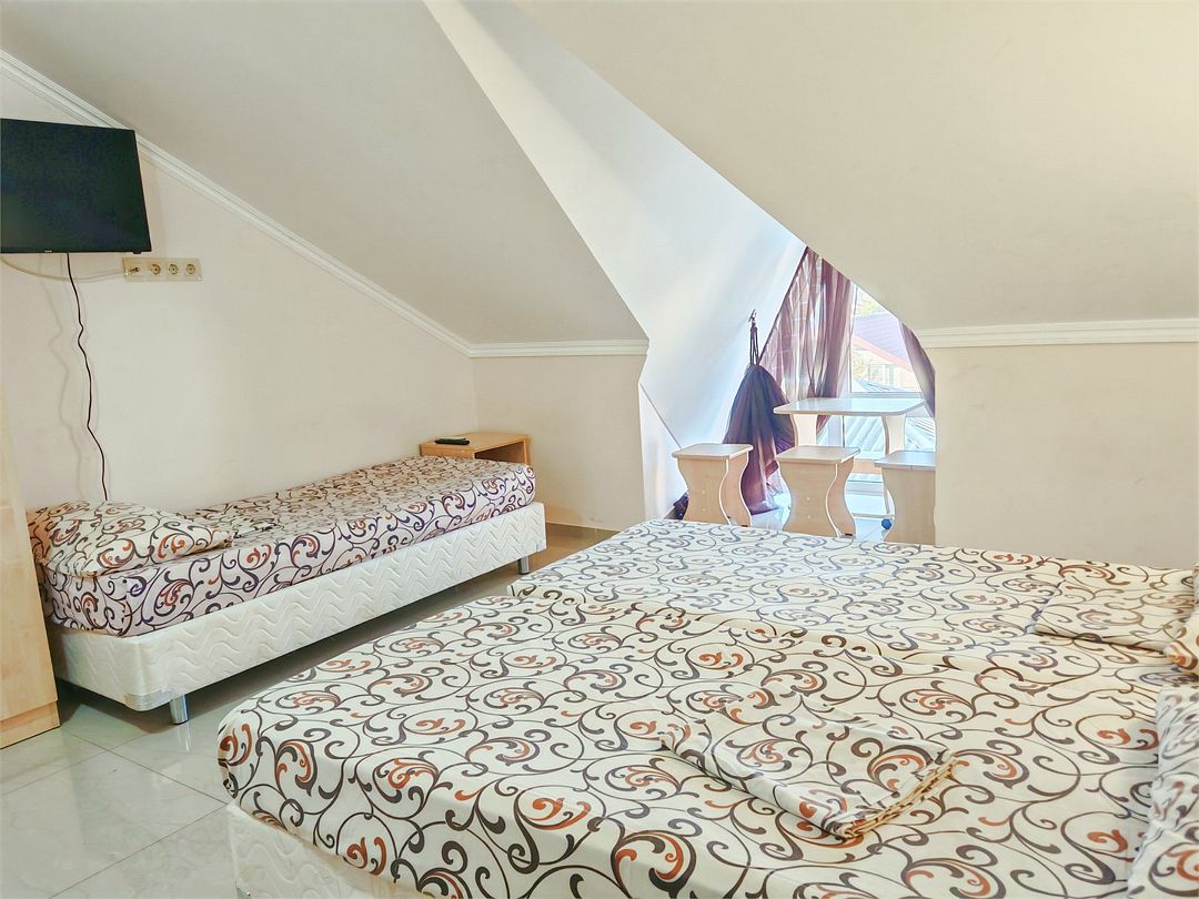 Стандартный 3-местный (мансарда)