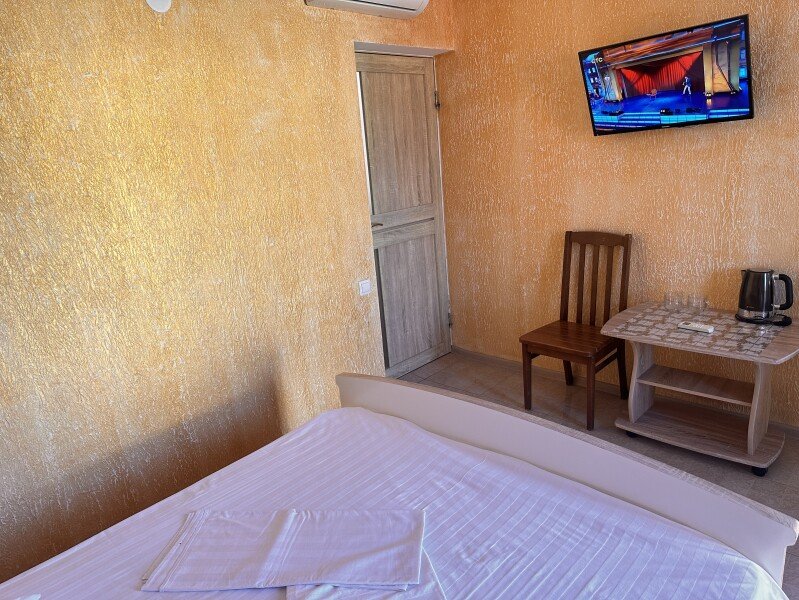 Люкс 4-местный 2-комнатный (с балконом)