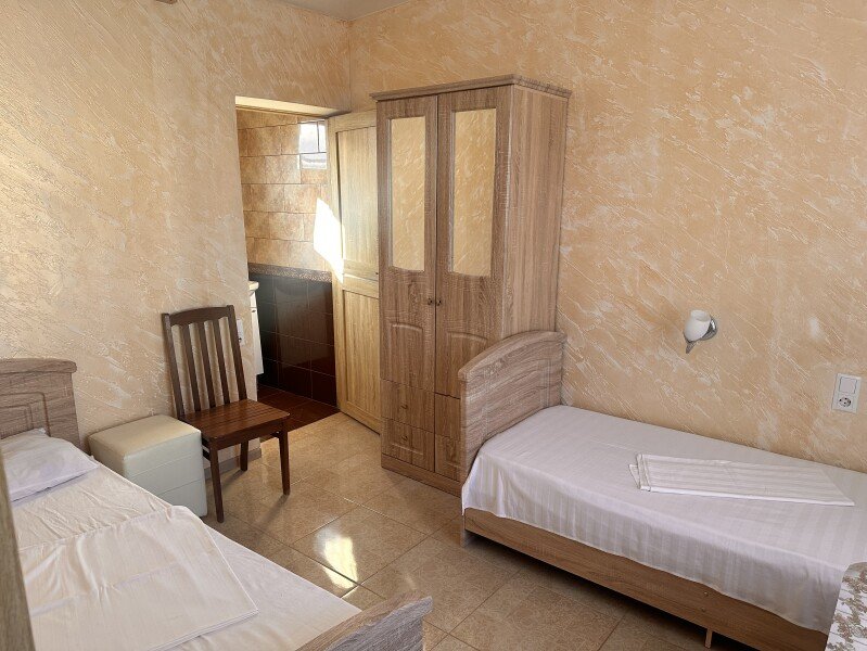 Люкс 4-местный 2-комнатный (с балконом)