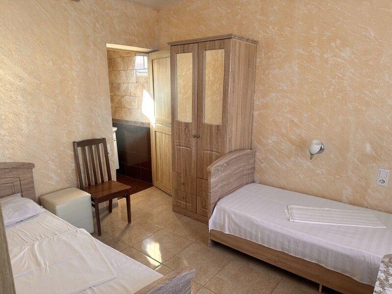 Люкс 4-местный 2-комнатный (с балконом)