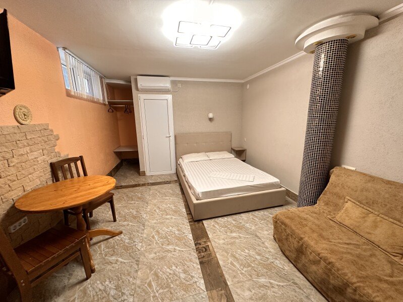 Семейный 4-местный (цоколь)