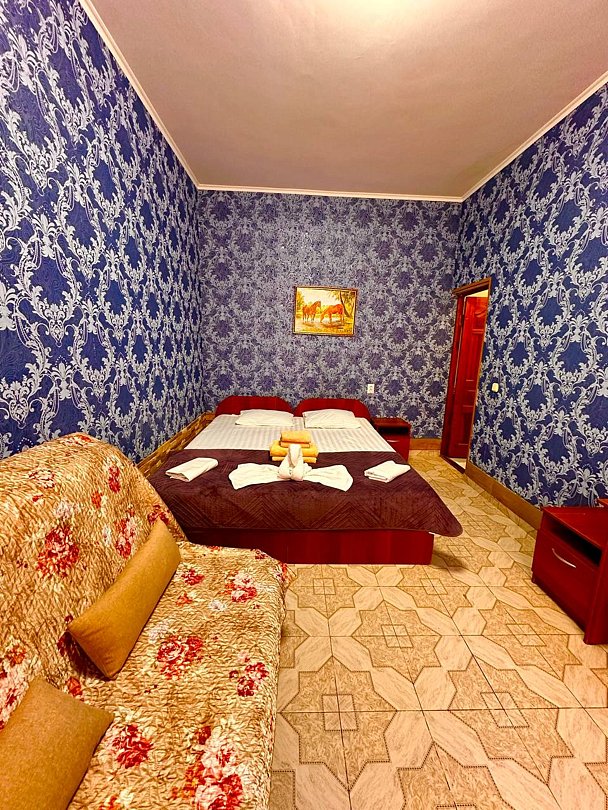 Стандартный 3-местный (с с/у на этаже)