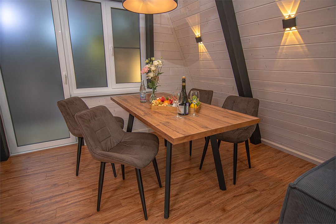 Коттедж 4-местный 2-комнатный (Пирамида)