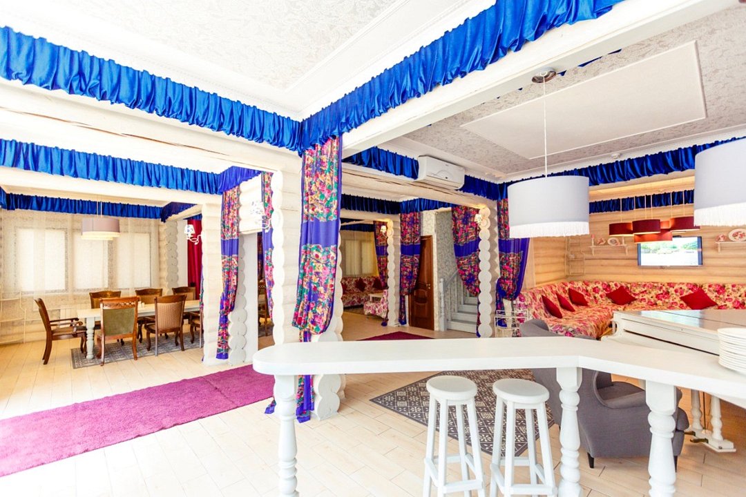 Коттедж 8-местный 4-комнатный (Матрешка)