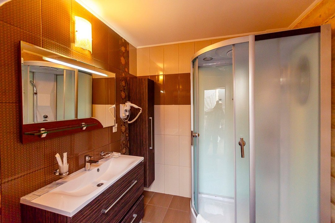 Коттедж 8-местный 4-комнатный (Матрешка)