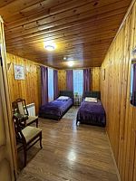 Двухместный номер эконом-класса с двумя односпальными кроватями с общей ванной комнатой №1, Гостевой дом "Березка", Тихвина