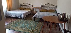 №1. 4-х местный номер с удобствами в номере (2 этаж), Гостевой дом Удачный, Манжерок