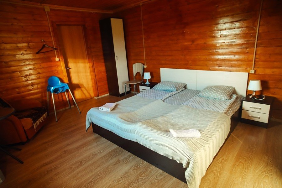 Номер 4-местный 1-комнатный (в доме №4, второй этаж)