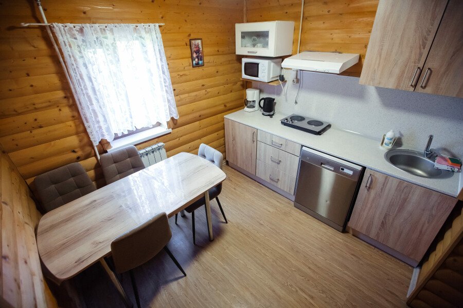 Номер 5-местный 1-комнатный (в доме №4, первый этаж)