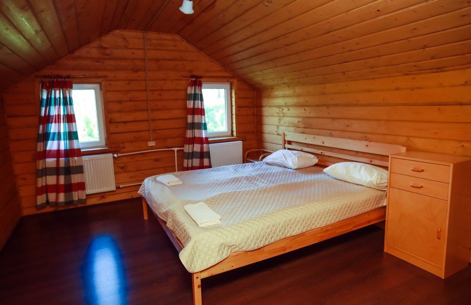 Номер 7-местный 2-комнатный (в доме №9, левая часть)